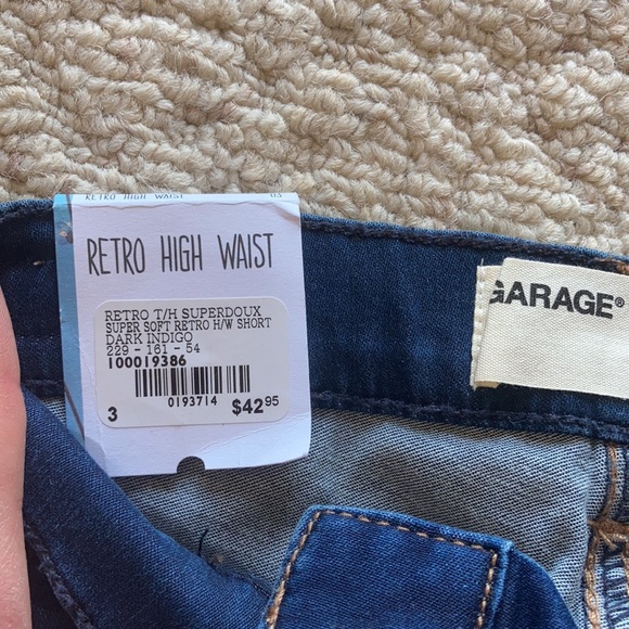 Garage shorts - Picture 3 of 3